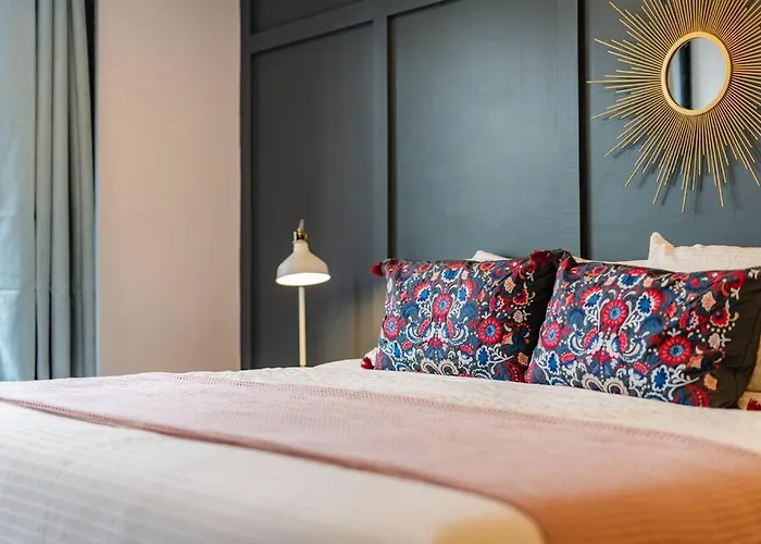 African Vibes, Roof Top/gym, Across Parque Espana Apartment *